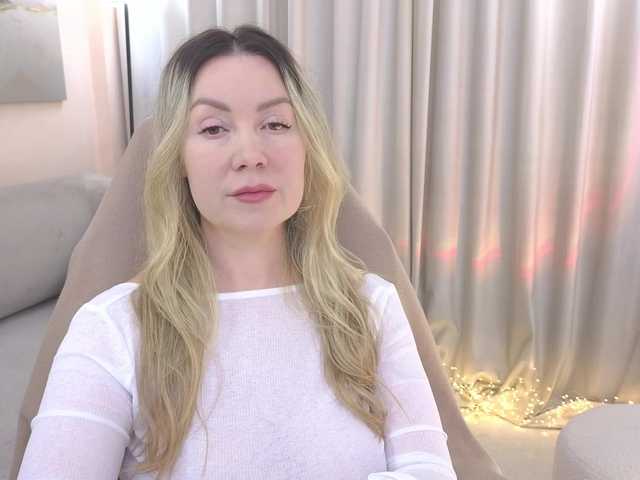 AmieHerry live cam on BongaCams
