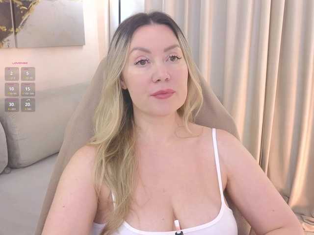 AmieHerry live cam on BongaCams