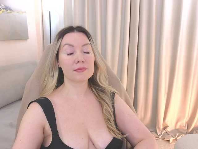 AmieHerry live cam on BongaCams