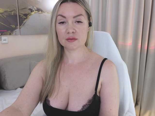 AmieHerry's BongaCams show and profile