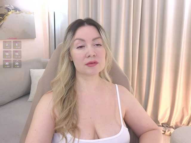 AmieHerry live cam on BongaCams