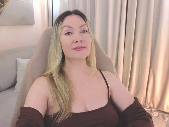 AmieHerry live cam on BongaCams