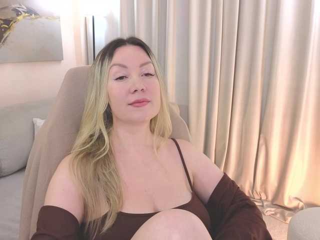 AmieHerry live cam on BongaCams