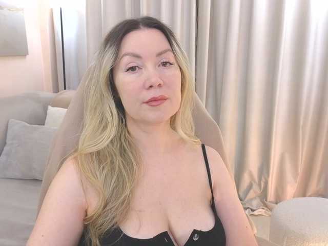 AmieHerry live cam on BongaCams