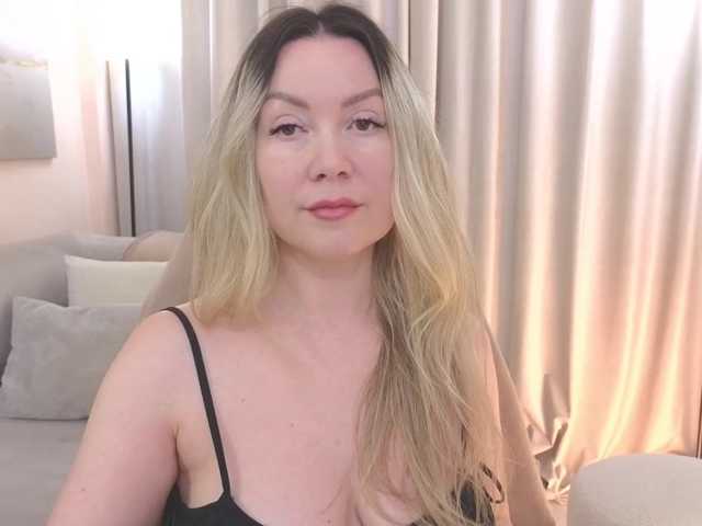 AmieHerry, en directo ahora en BongaCams