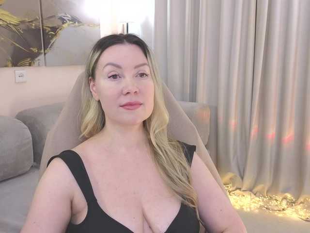 AmieHerry live cam on BongaCams