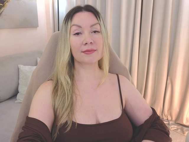 AmieHerry live cam on BongaCams