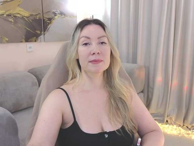 AmieHerry live cam on BongaCams