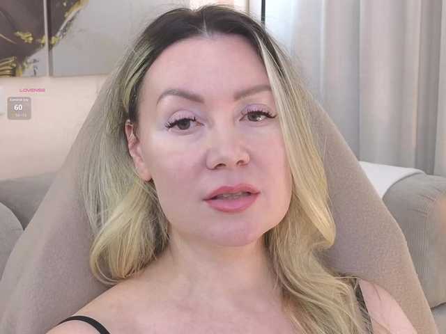 AmieHerry live cam on BongaCams