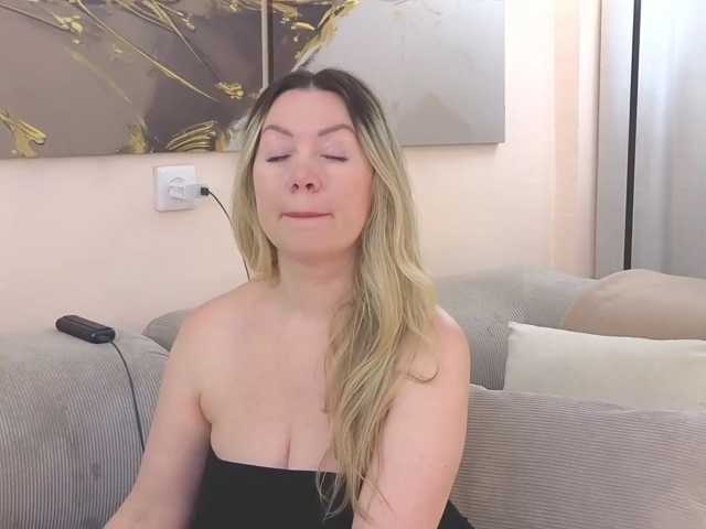 AmieHerry live cam on BongaCams