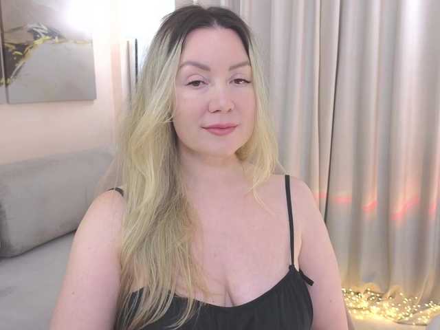 AmieHerry live cam on BongaCams
