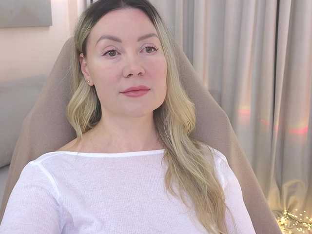 AmieHerry live cam on BongaCams