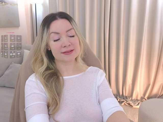 LELEYA live cam preview