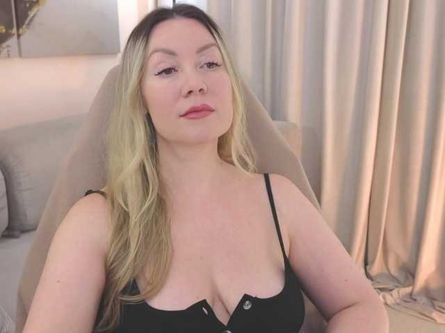AmieHerry live cam on BongaCams