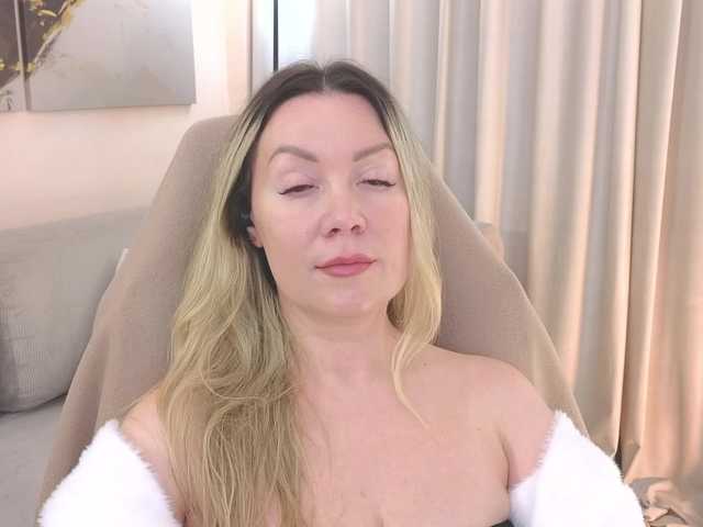 AmieHerry live cam on BongaCams