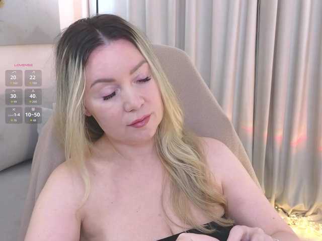 AmieHerry live cam on BongaCams
