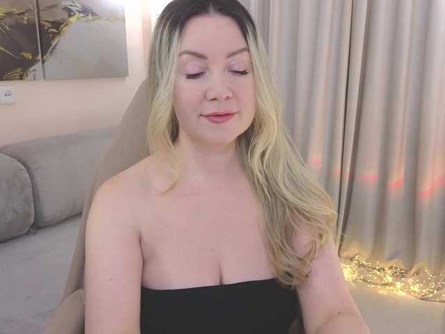 AmieHerry live cam on BongaCams