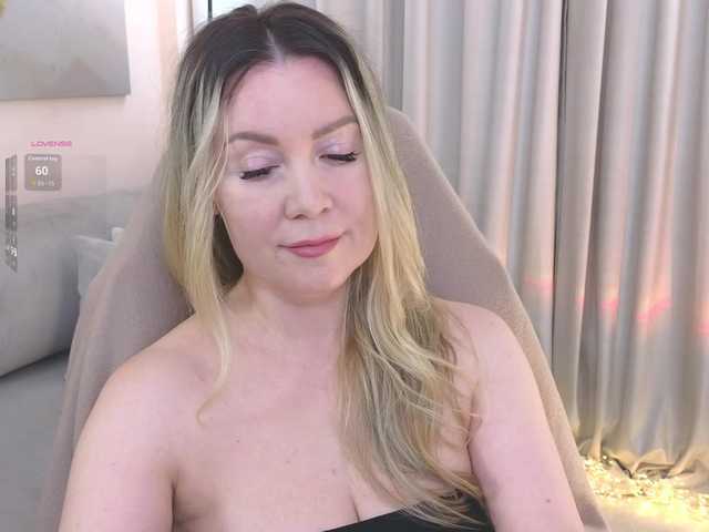 AmieHerry live cam on BongaCams