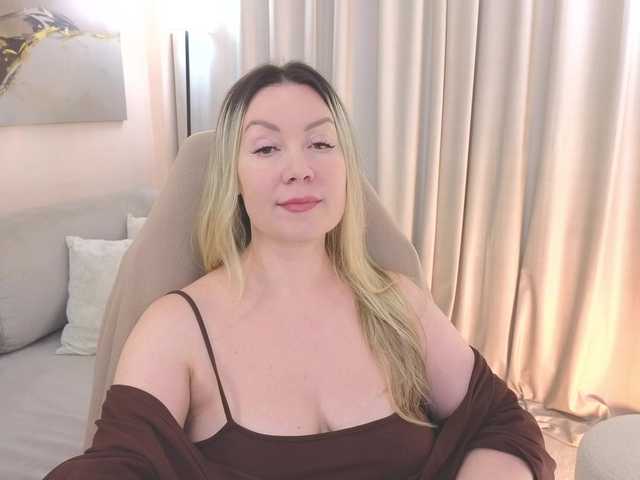 AmieHerry live cam on BongaCams