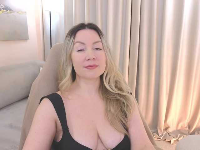 AmieHerry live cam on BongaCams