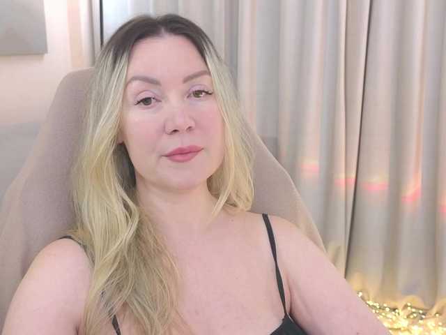 AmieHerry live cam on BongaCams