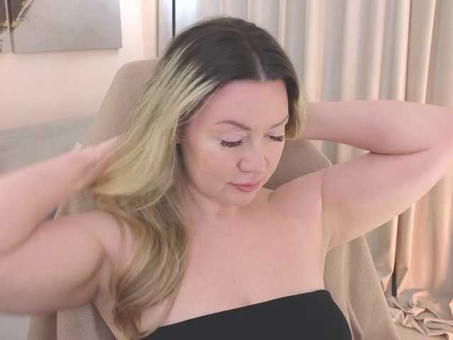 AmieHerry live cam on BongaCams