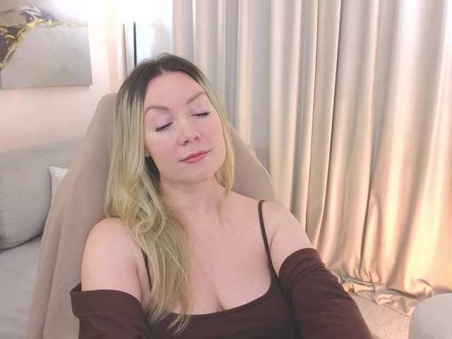 AmieHerry live cam on BongaCams