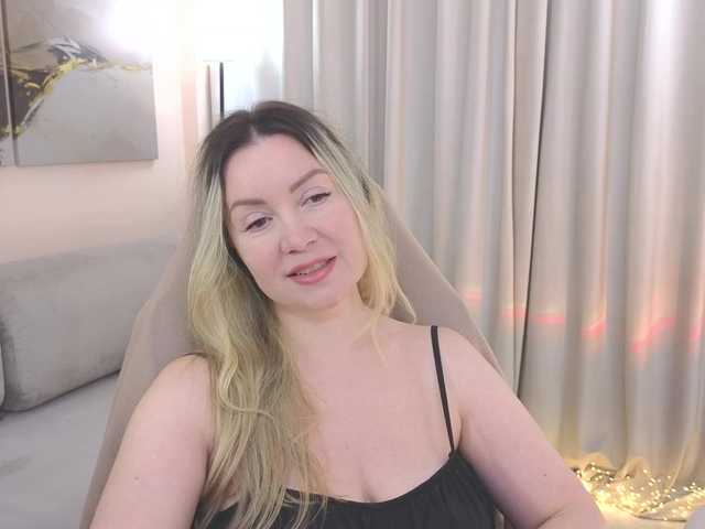 AmieHerry live cam on BongaCams