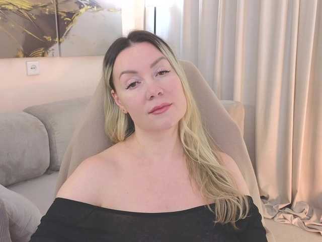 AmieHerry live cam on BongaCams