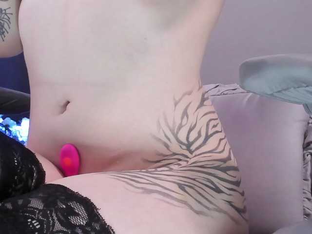 yorogumo live cam on BongaCams