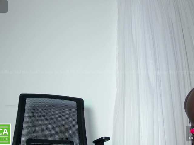 aidaadams live cam on BongaCams
