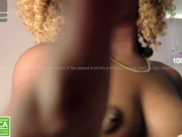aidaadams live cam on BongaCams