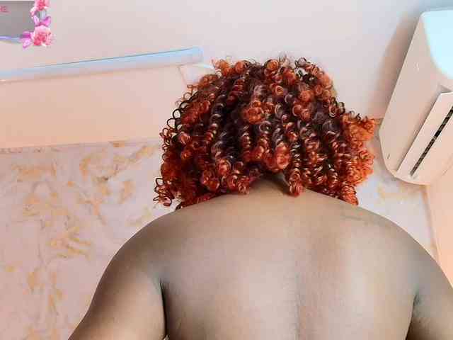Modelo: aidaadams