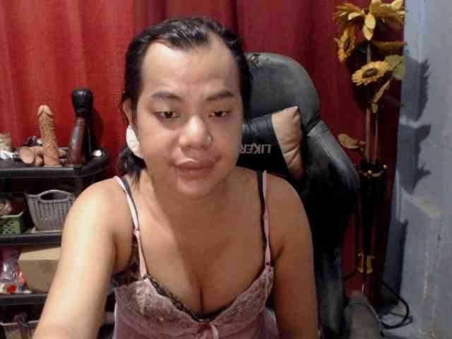 TsJUMBOHOTDOGxUNCUT