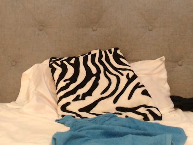 lolapaz live cam on BongaCams
