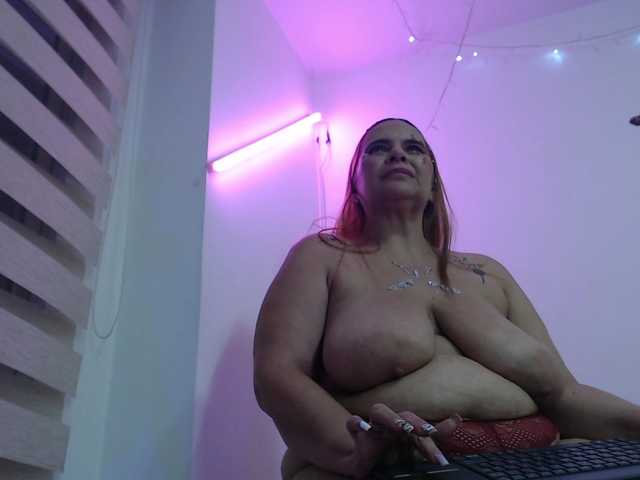 Abigail-jhons live cam on BongaCams