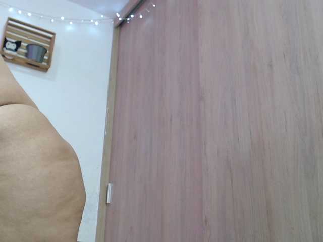 Abigail-jhons live cam preview