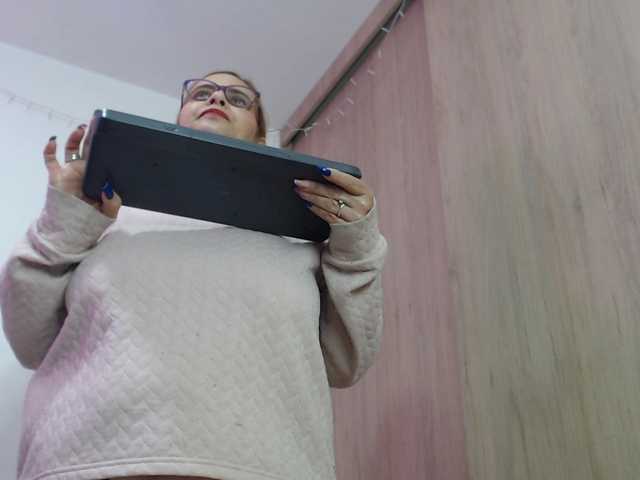 Abigail-jhons live cam preview