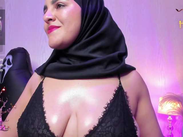le modèle Nahid-Jaziri est en webcam porno dans un show sur le site bongacams, il possède les tags suivants: Arab,Brunette,Shaved