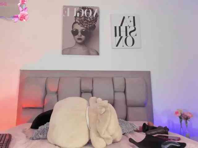 MiliMattel's webcam live show