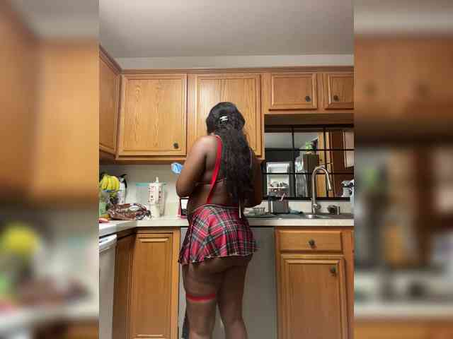 LacyPink webcam