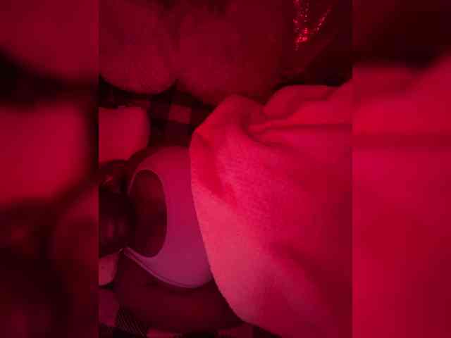 LacyPink webcam