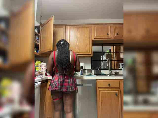 LacyPink webcam