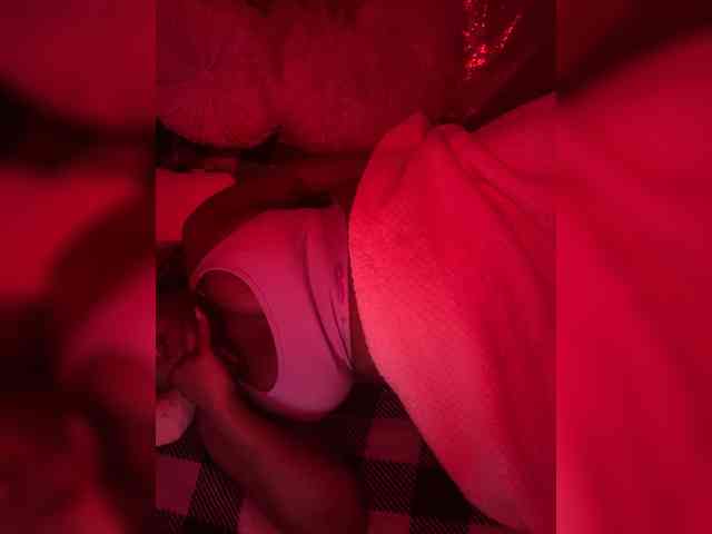 LacyPink webcam