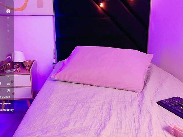Hornysweetebony live cam on BongaCams