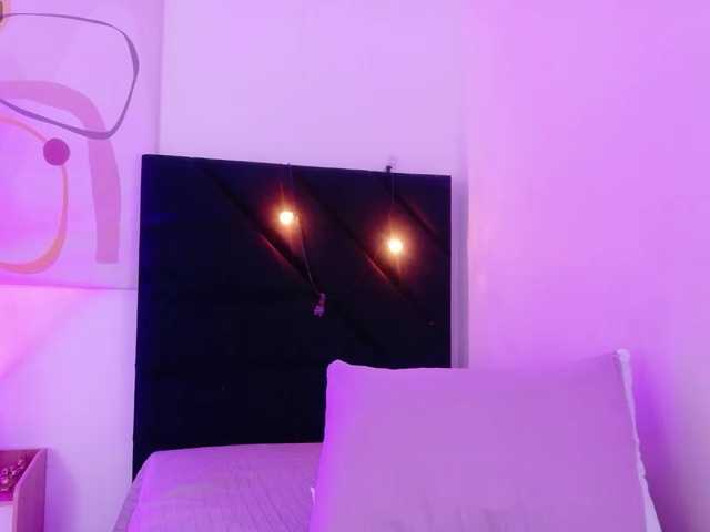 Hornysweetebony live cam on BongaCams