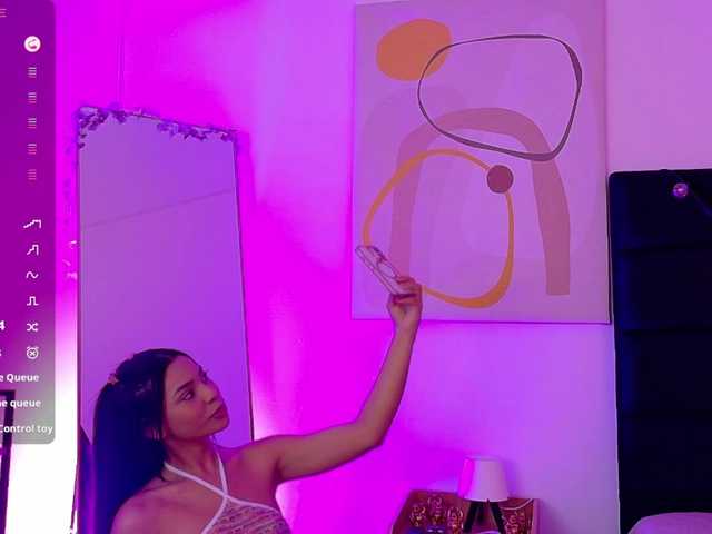 Hornysweetebony live cam on BongaCams