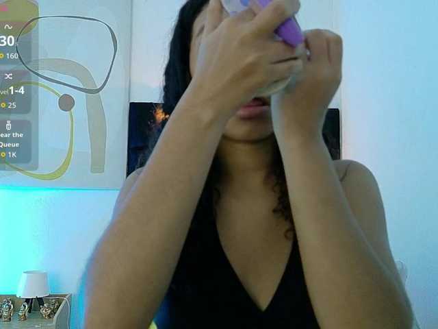 Hornysweetebony live cam on BongaCams