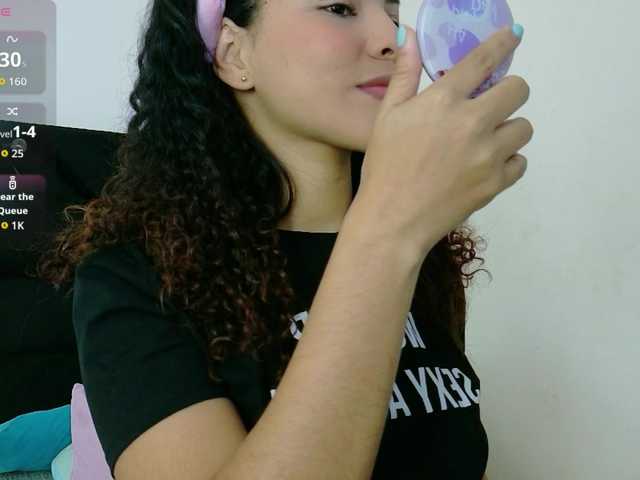 Hornysweetebony live cam on BongaCams