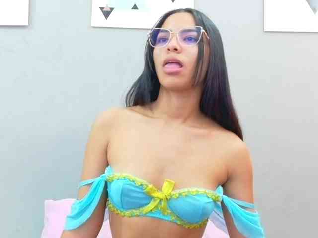 Hornysweetebony